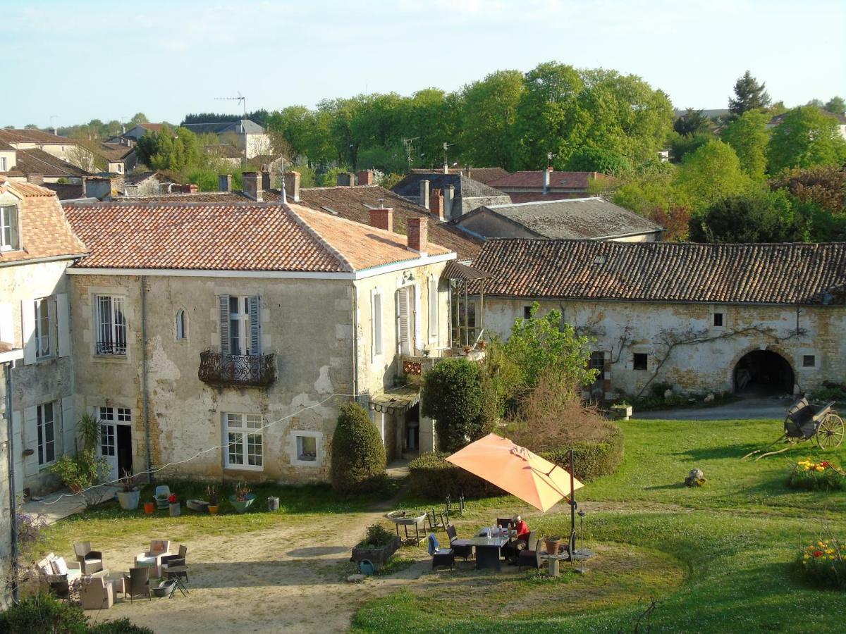 Eco Logis De Chantegrolle Champagne-Mouton Eksteriør billede